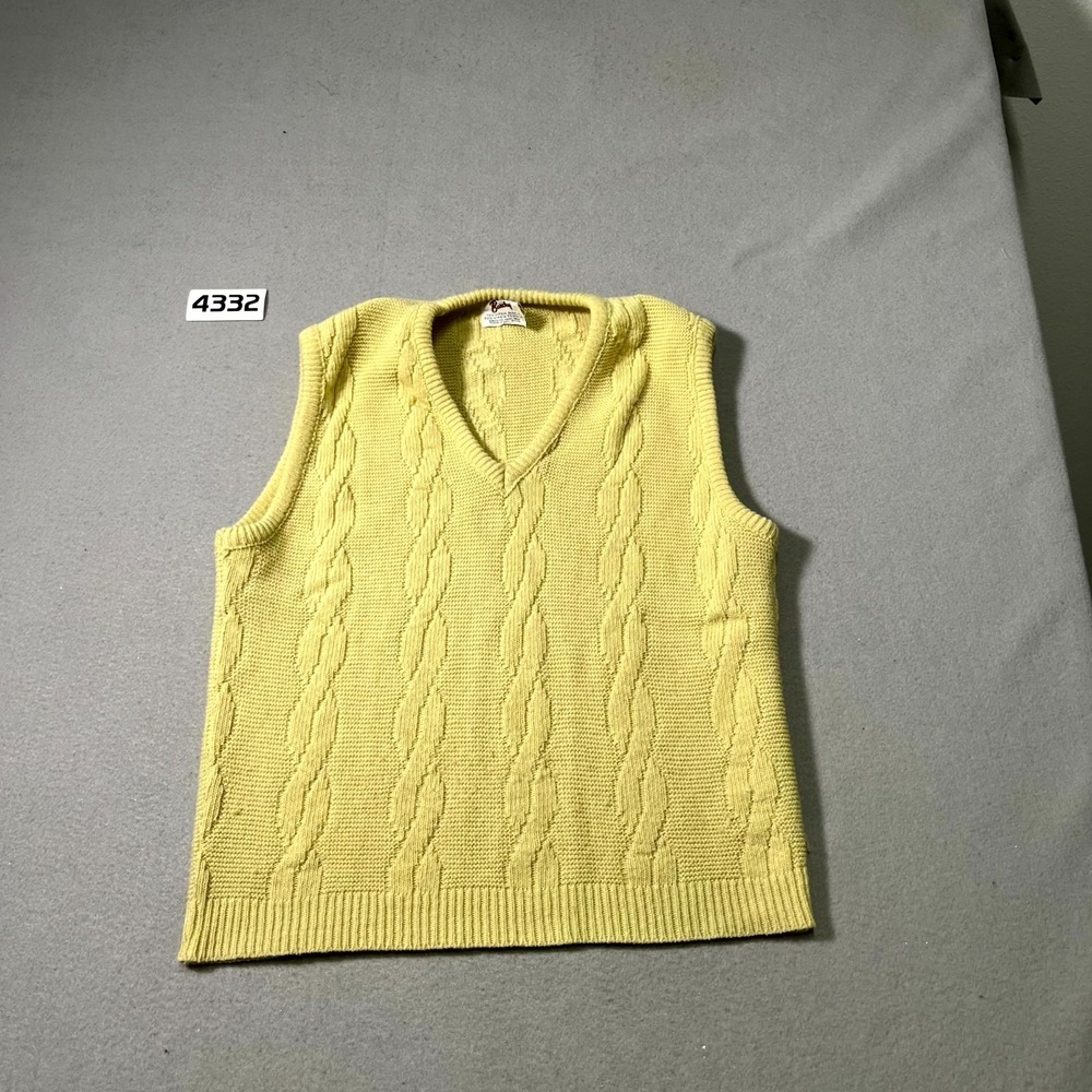 Vintage Barclay Sweater Vest Mens Medium Yellow Cable Knit V Neck Acrylic Retro